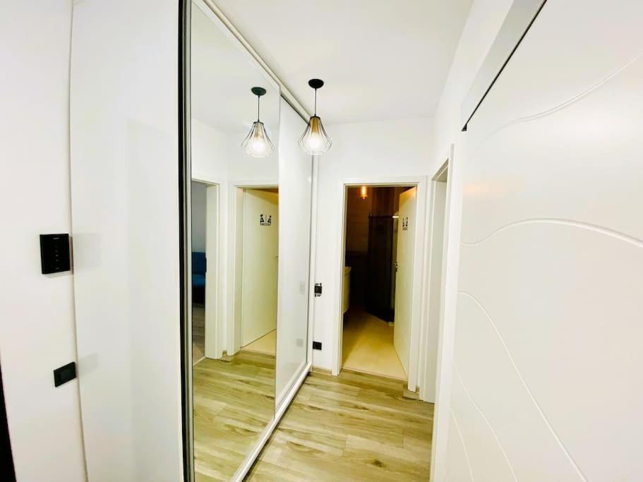Ferienwohnung Blue Plaza Studio Bukarest Exterior foto