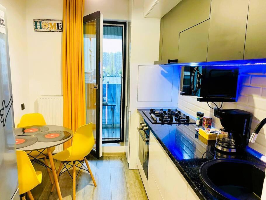 Ferienwohnung Blue Plaza Studio Bukarest Exterior foto